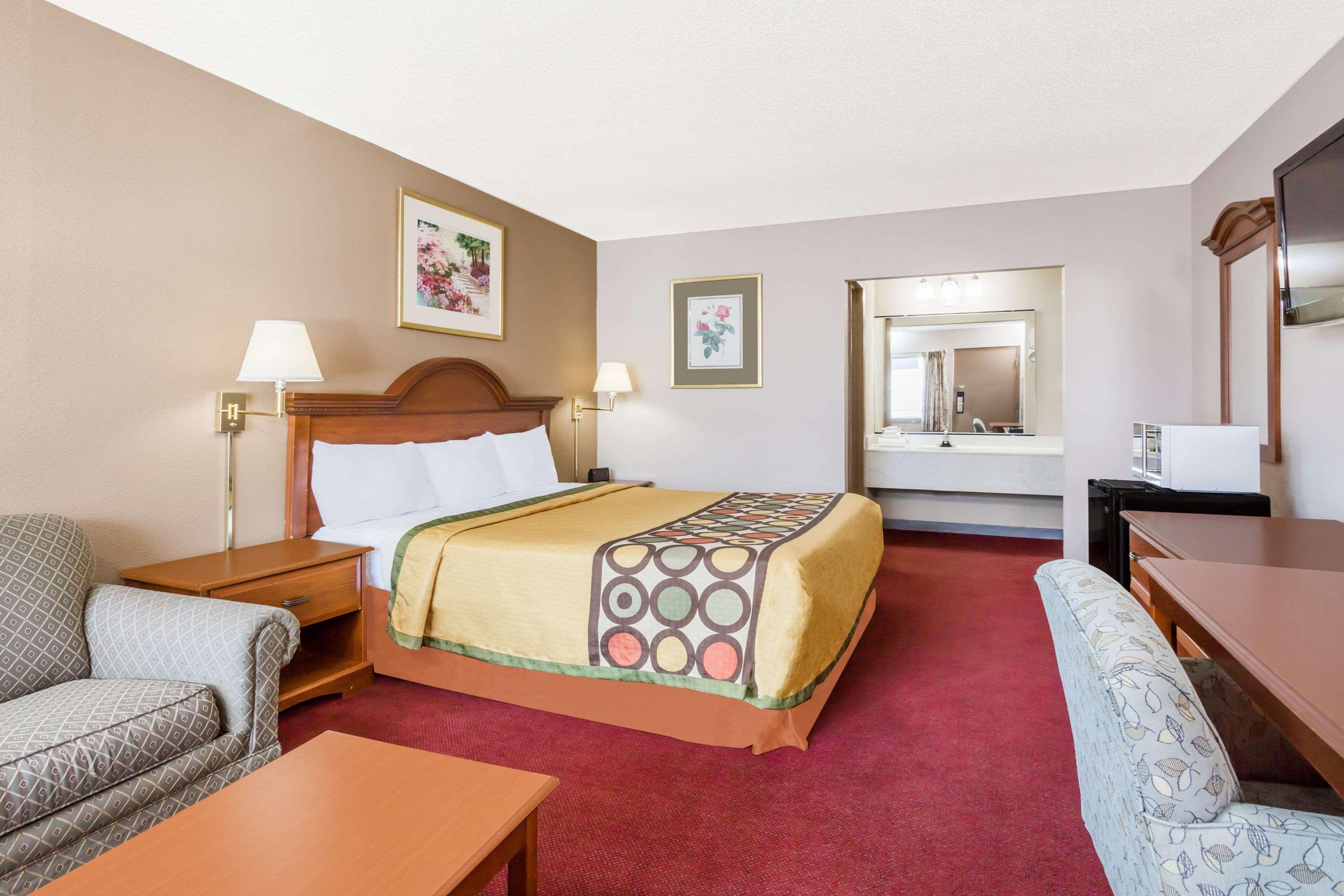 Super 8 By Wyndham Greensboro Exterior foto